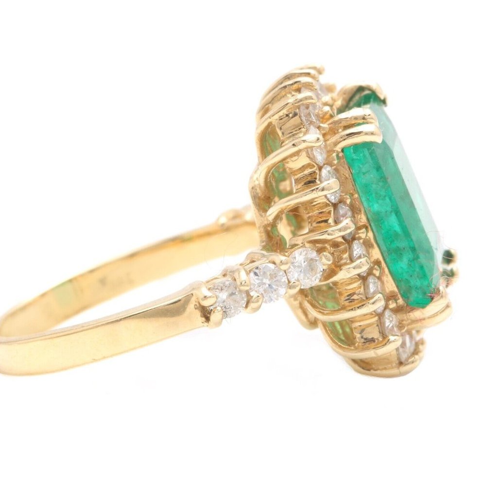 4.90 Carats Natural Emerald and Diamond 14K Solid Yellow Gold Ring - Picture 3 of 9